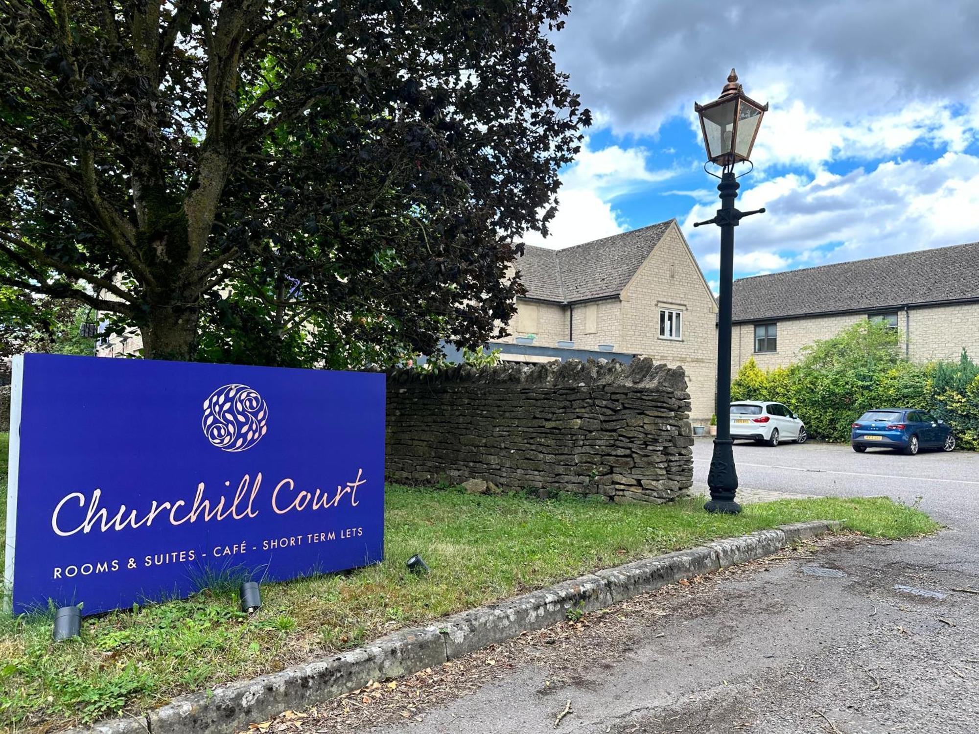 The Churchill Court Вудсток Экстерьер фото